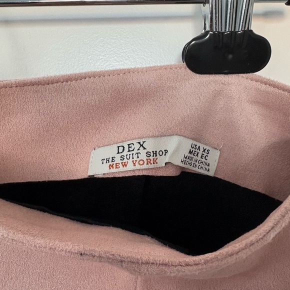 Suede feel pink skirt with lace detail - Picture 2 of 3